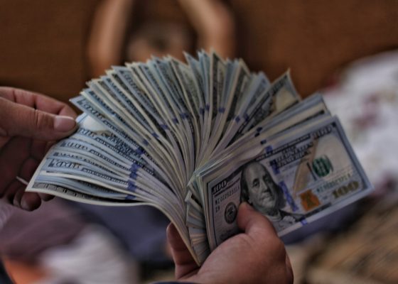 Strong economic outlook continues to point towards a stronger U.S. dollar
